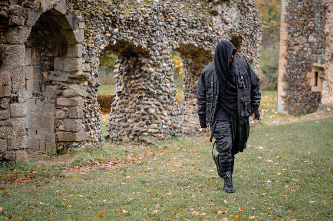 Winter Armour: Mastering Dark, Dystopian Layering for the Cold