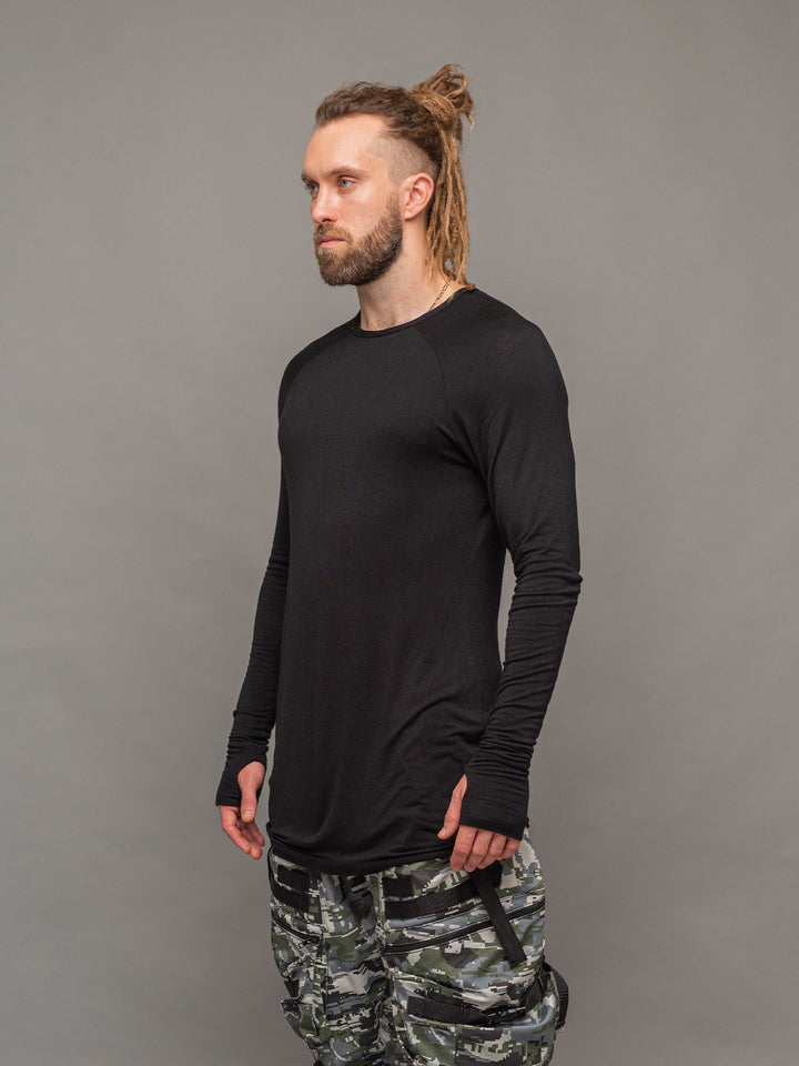 Left side view of the Fusion long sleeve t-shirt in black.