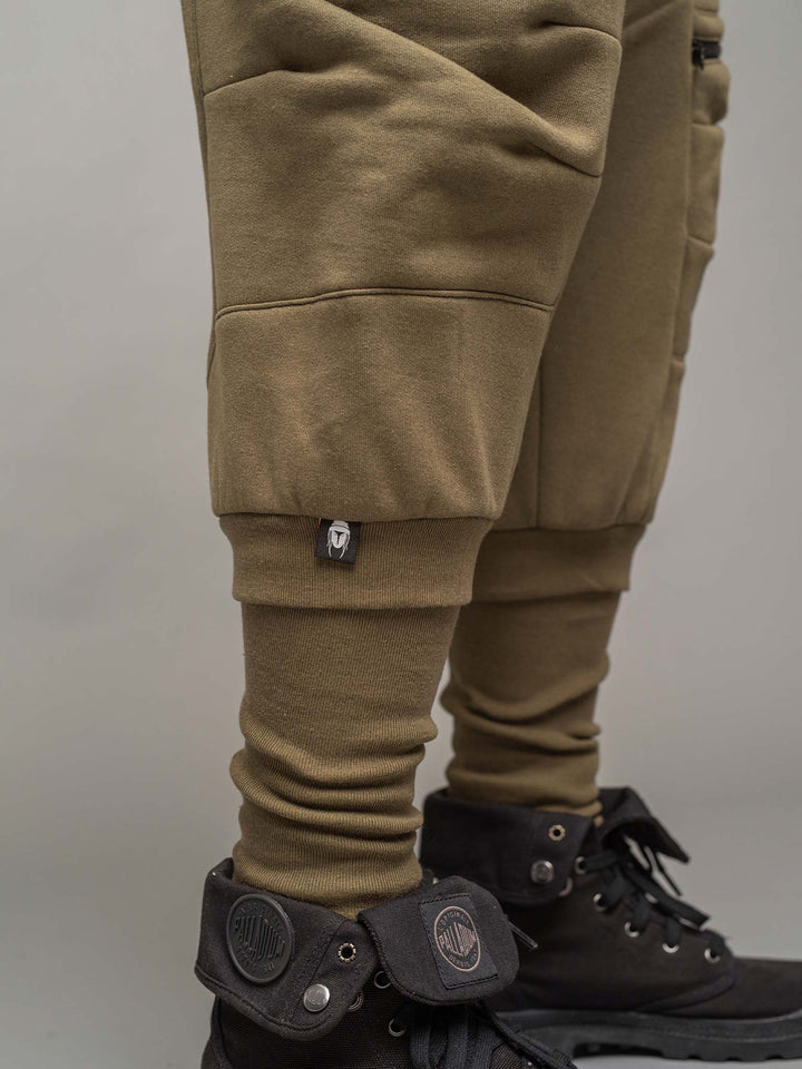 Lower calf view of the Ronin Joggers in Green by Rags by Jak